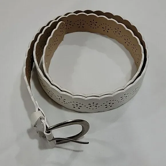 🖤5/$20🖤 White belt.. - Picture 3 of 8